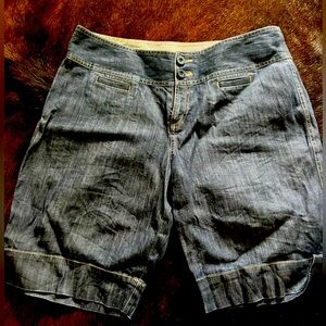 Women’s Madison denim shorts, mid rise sz14